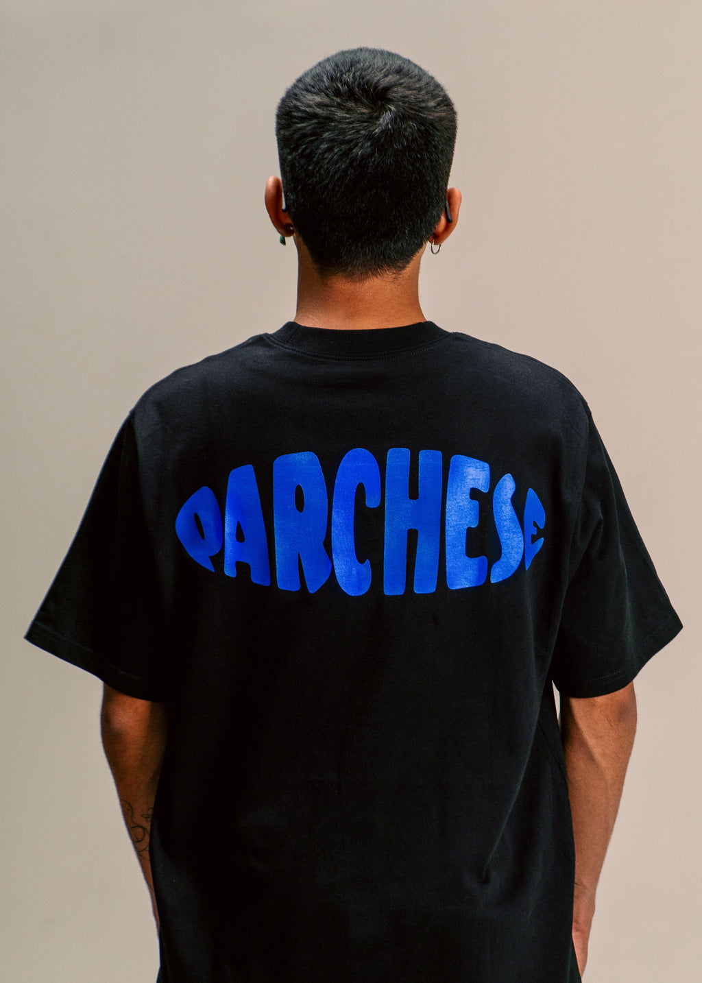 CAMISETA OVERSIZE PARCHESE - BLACK